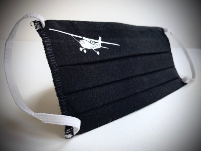 Kangasmaski: Cessna 172 (musta)