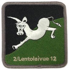 2/Lentolaivue 12 kangasmerkki