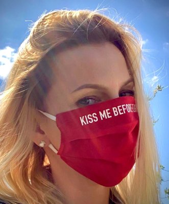 Kangasmaski: Kiss me before flight