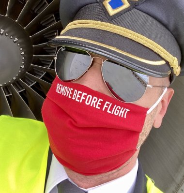 Kangasmaski: Remove before flight (punainen)