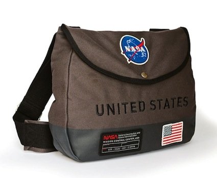 NASA olkalaukku
